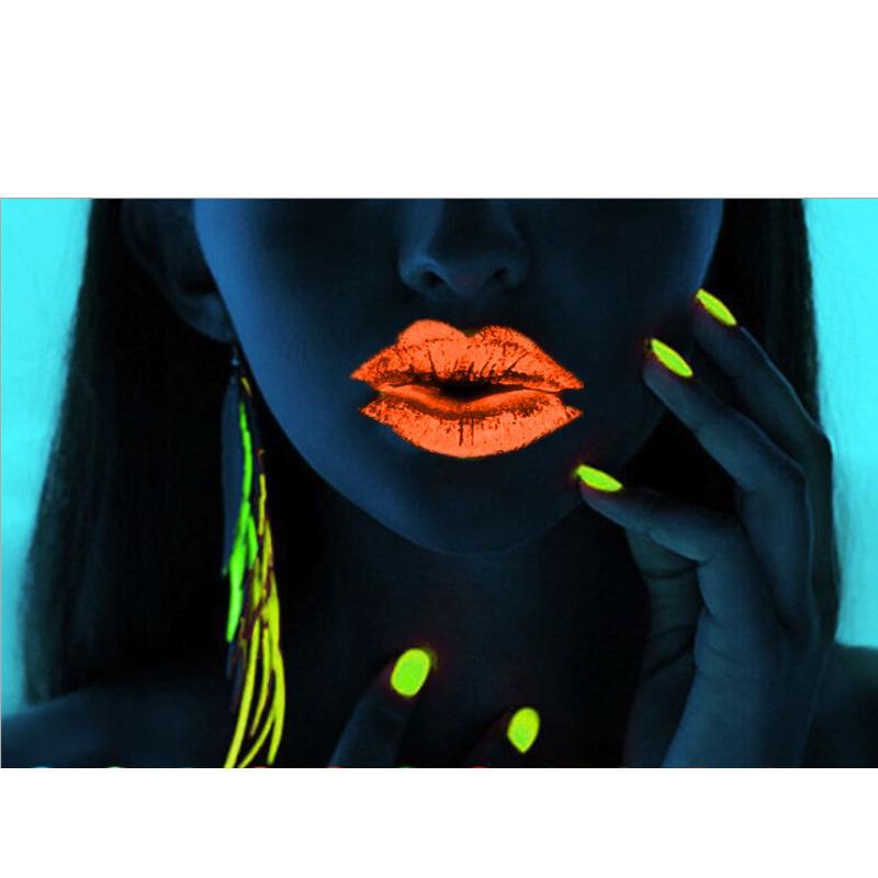 Spot Cross-Border Luminous Lip Lacquer Green Cow Red Blood Luminous Fluorescent Lip Gloss Ktv Night Bar Party Lipstick