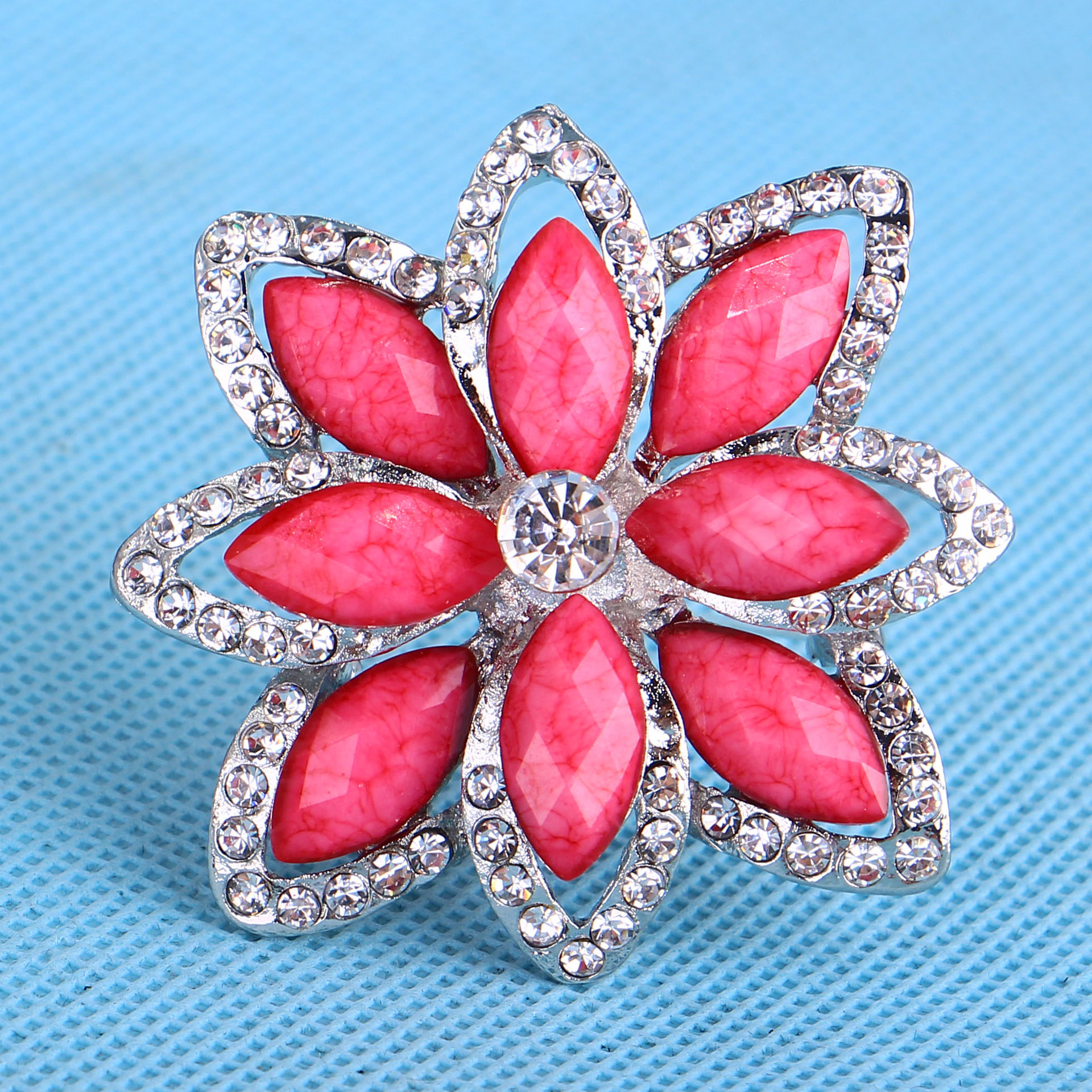 新品时尚大牌胸针韩版百搭胸针女士胸针别针批发直销