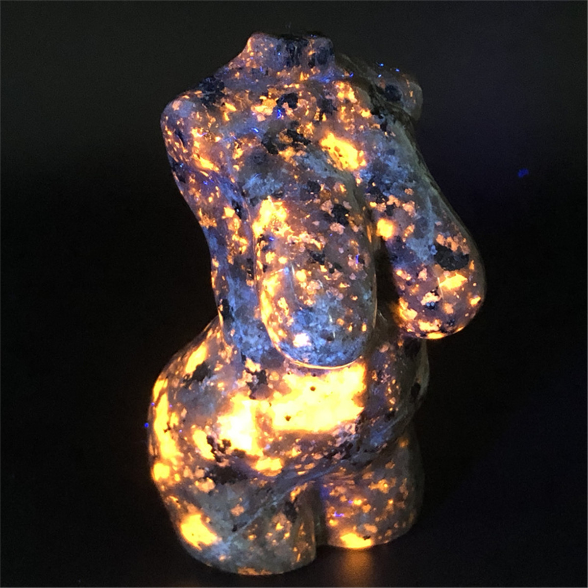 批发天然水晶雕刻火焰石女模小雕像收藏工艺品礼物小摆件