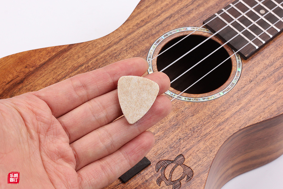羊毛毡尤克里里拨片朗汀乌克丽丽弹片ukulele弹奏picks软拨片配件