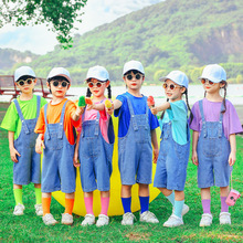 彩色儿童t恤幼儿园短袖牛仔背带裤表演出服合唱啦啦队运动会班服