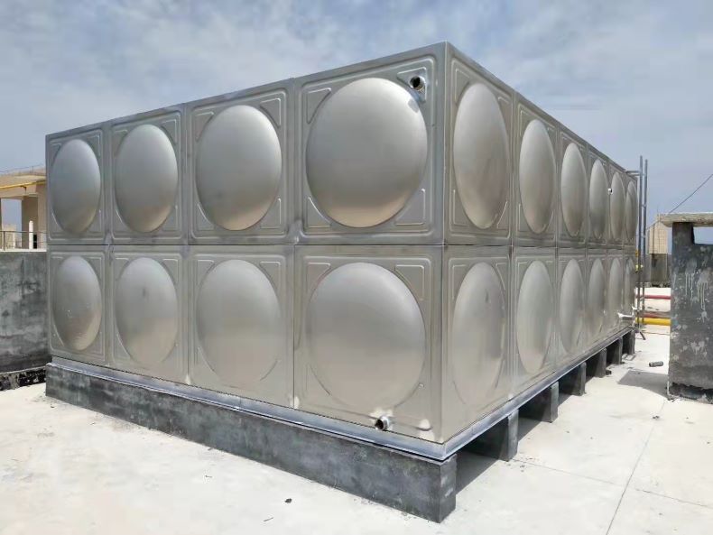 现货供应屋顶不锈钢消防水箱保温加厚水塔方形拼装储水罐供水设备