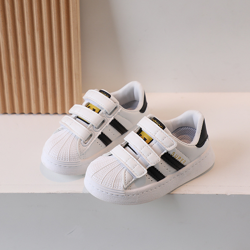 2024年春秋季新款童鞋儿童贝壳头板鞋经典小童运动鞋男女童休闲鞋