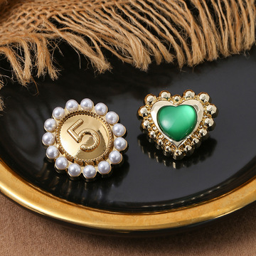 金属合金扣子金色极简珍珠服装装饰心形宝石纽扣高档精致盘扣批发