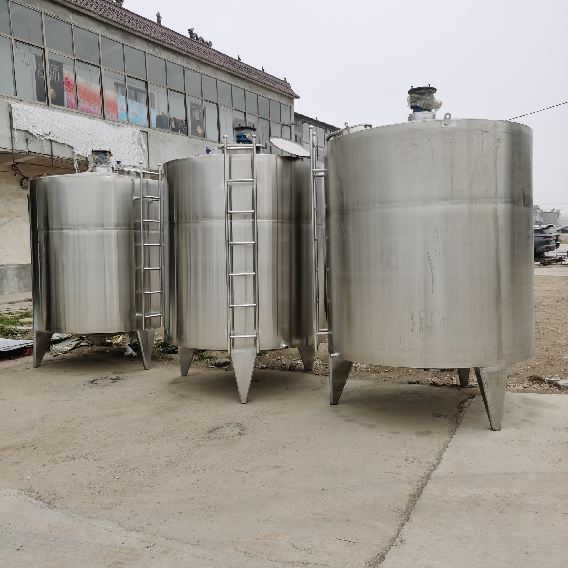 二手不锈钢液体搅拌机 10吨不锈钢液体搅拌桶 加热液体搅拌罐