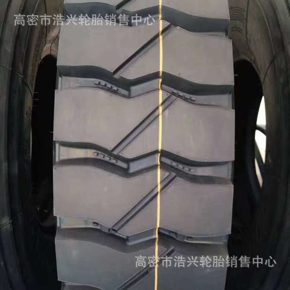 1200r20卡车货车渣土车钢丝胎防爆矿花1200-20汽车轮胎现货批发