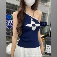 高品私服 斜肩撞色图案针织上衣紧身无袖小背心女夏季