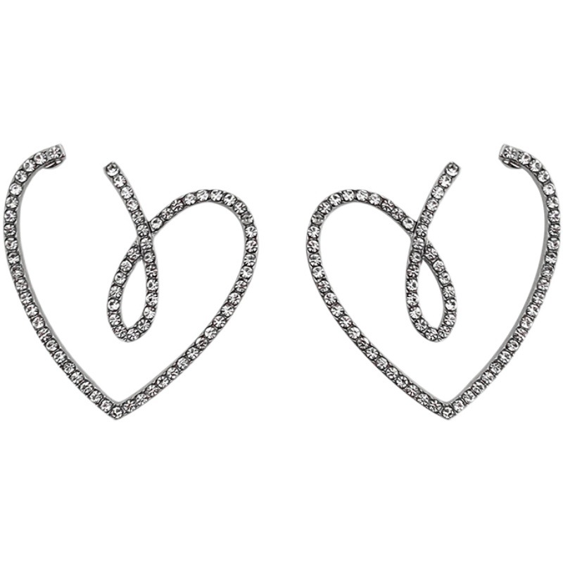 Love Heart Earrings 2024 New Trendy Korean Graceful Online Influencer Earrings Women's Niche Design Earrings