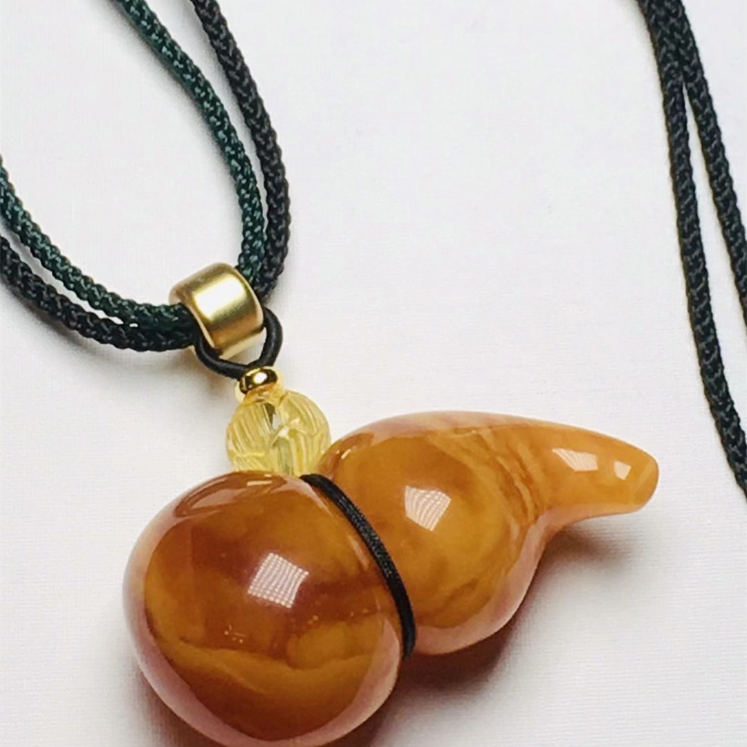 琥珀葫芦吊坠