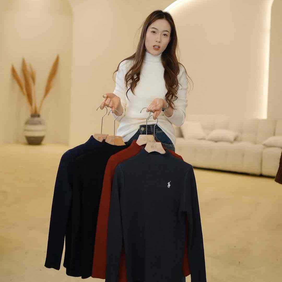 H1026-124P牌刺绣半高领舒适一体绒长袖打底衫G