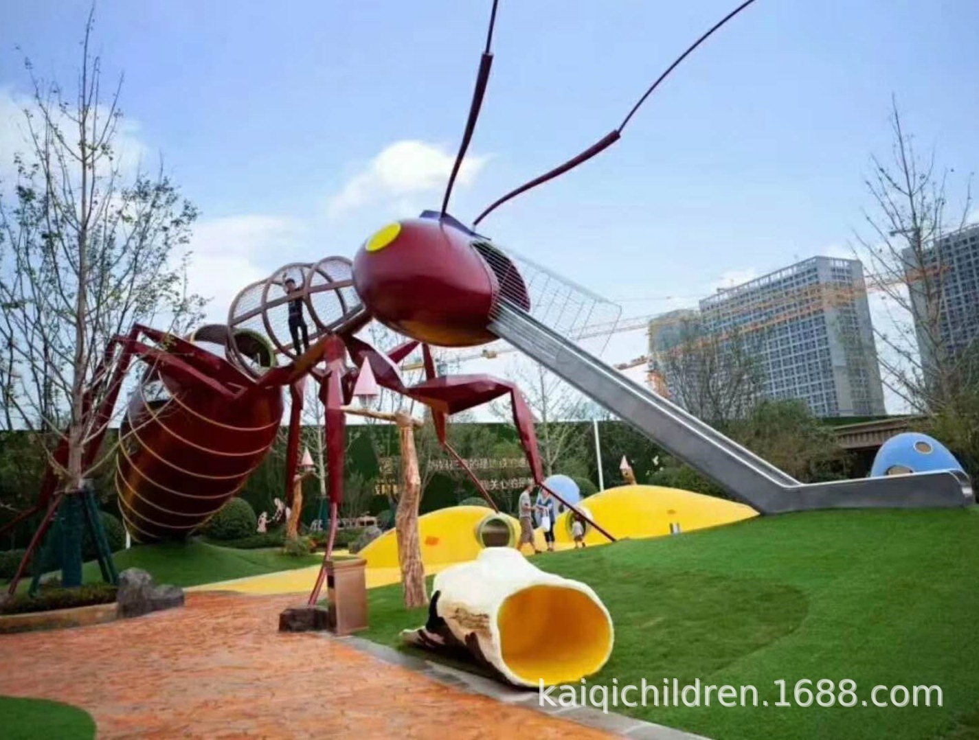 不锈钢滑梯厂家 非标公园景区儿童游乐园不锈钢平板透明钻洞滑梯