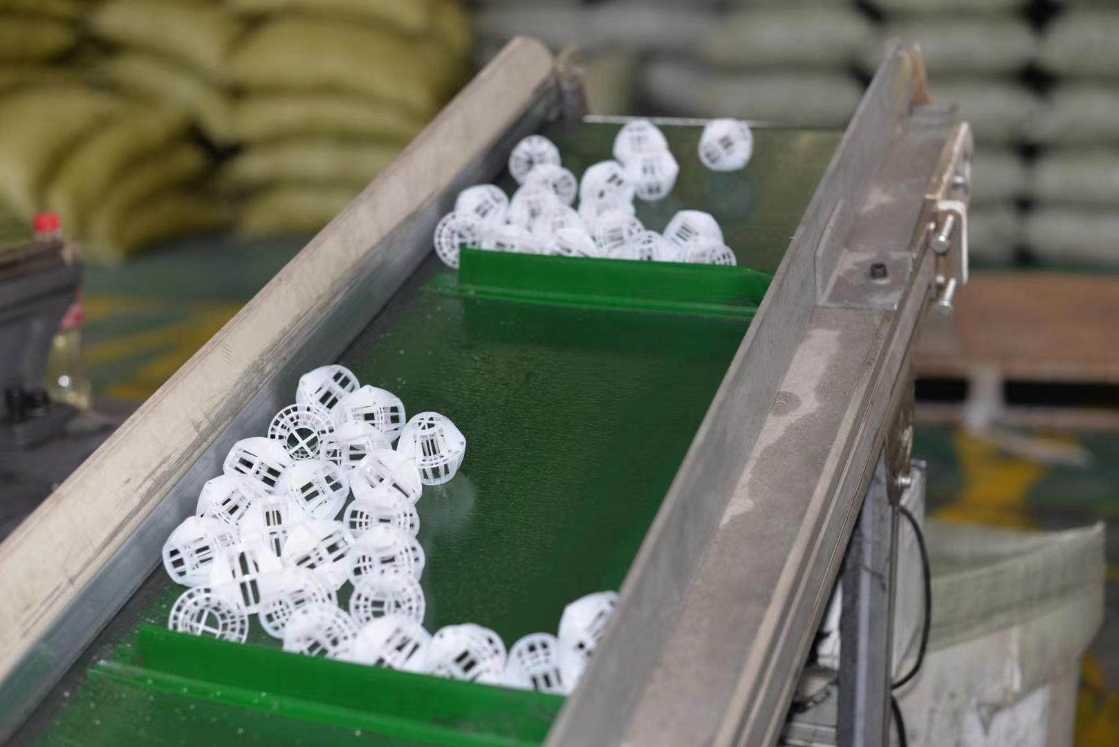 厂家直销pp多面球 塑料空心球 环保球 过滤球 洗涤塔专用填料白色