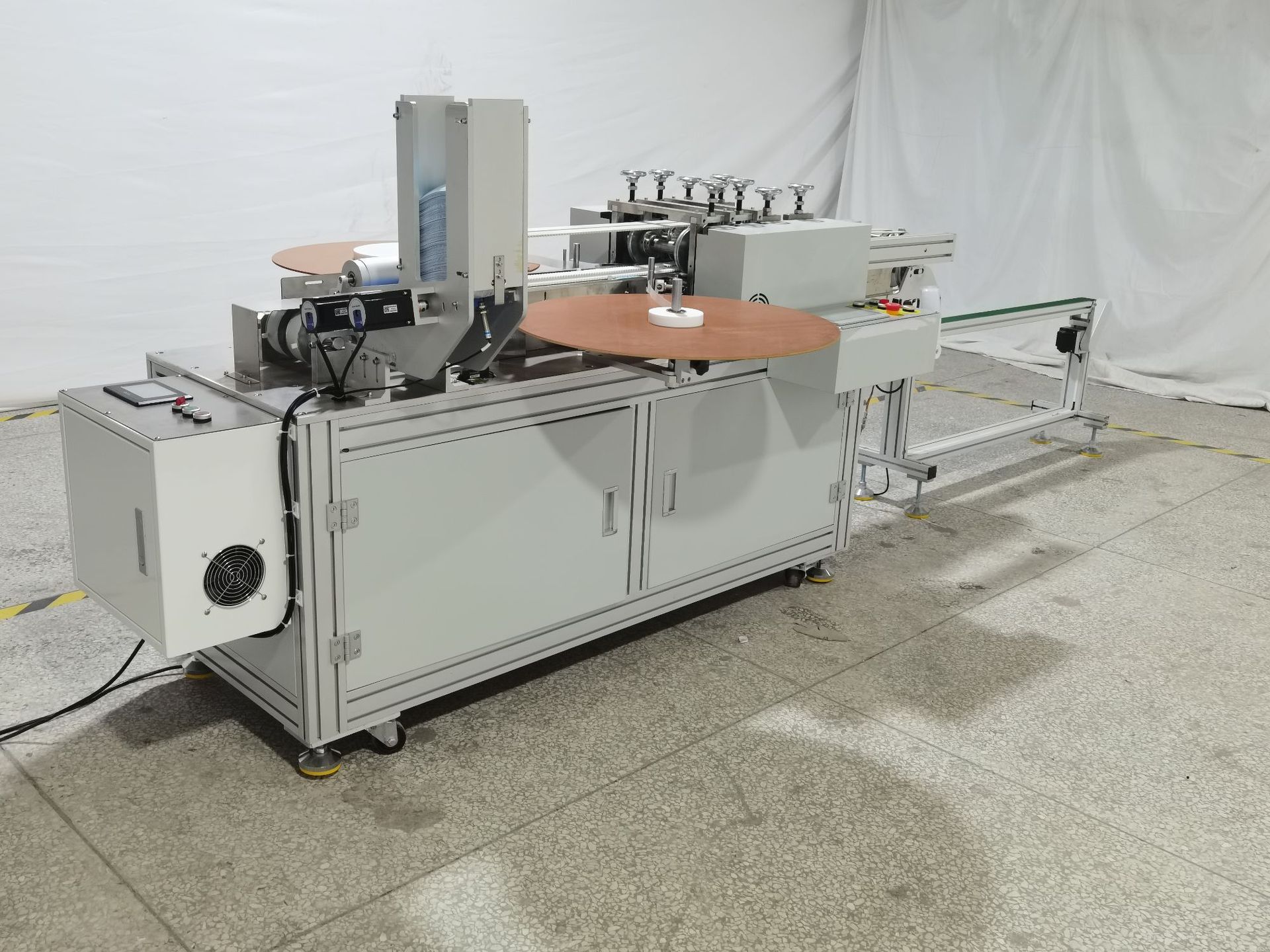 绑带式口罩机全自动头戴式平面一拖一一次性口罩外科手术口罩设备