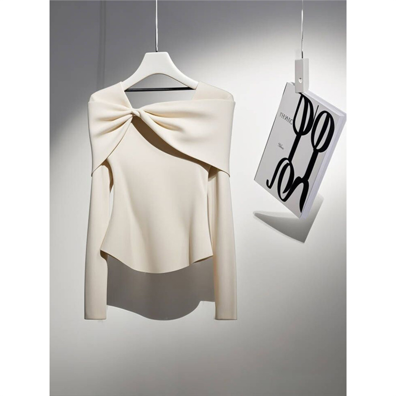 早秋独特超好看针织上衣女设计感小众高级感气质内搭白色长袖T恤