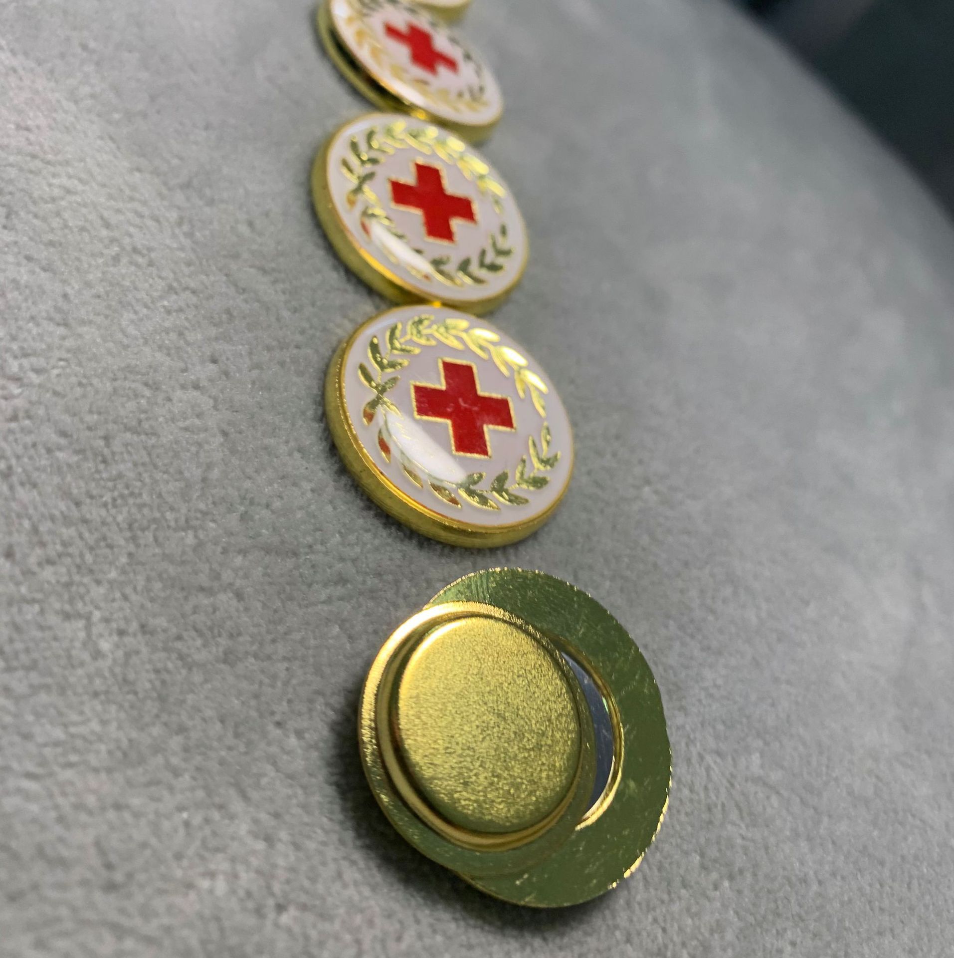 厂家直销红十字会徽章 十字徽章 红十字会会徽