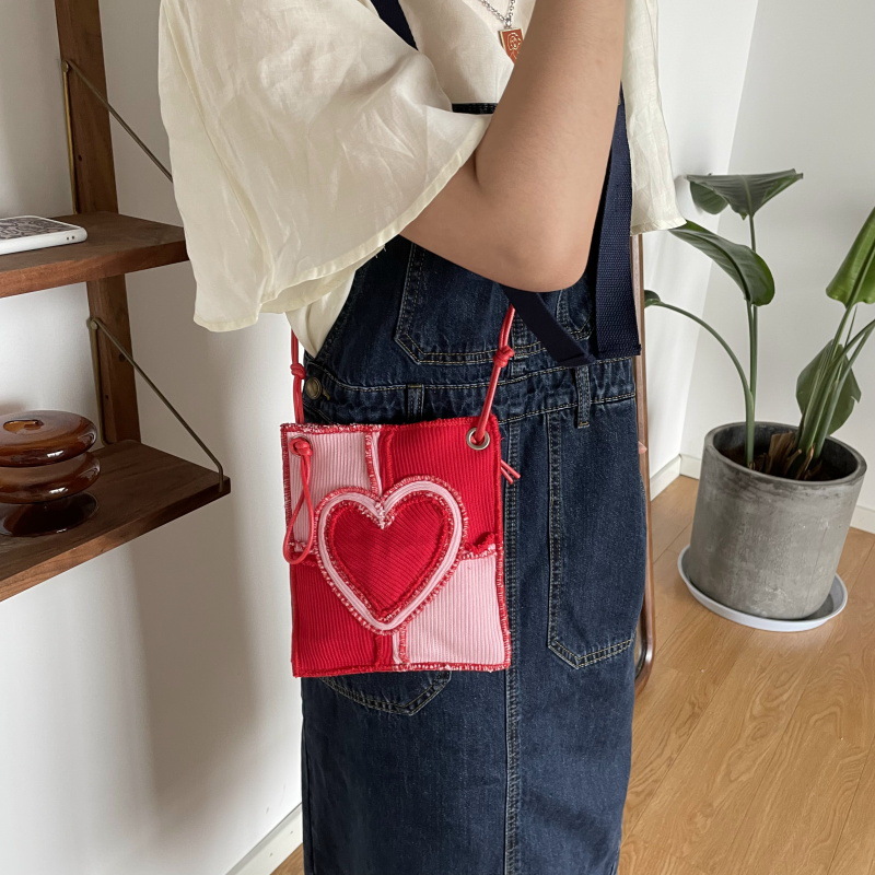 New Cute Personality Heart-Shaped Canvas Bag Color Contrast Patchwork Corduroy Envelope Package Female Niche One Shoulder Crossbody Bag