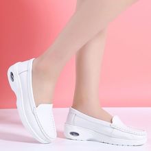 气垫护士鞋春夏女2023新款白色平底坡跟舒适软底韩版医院透气代发