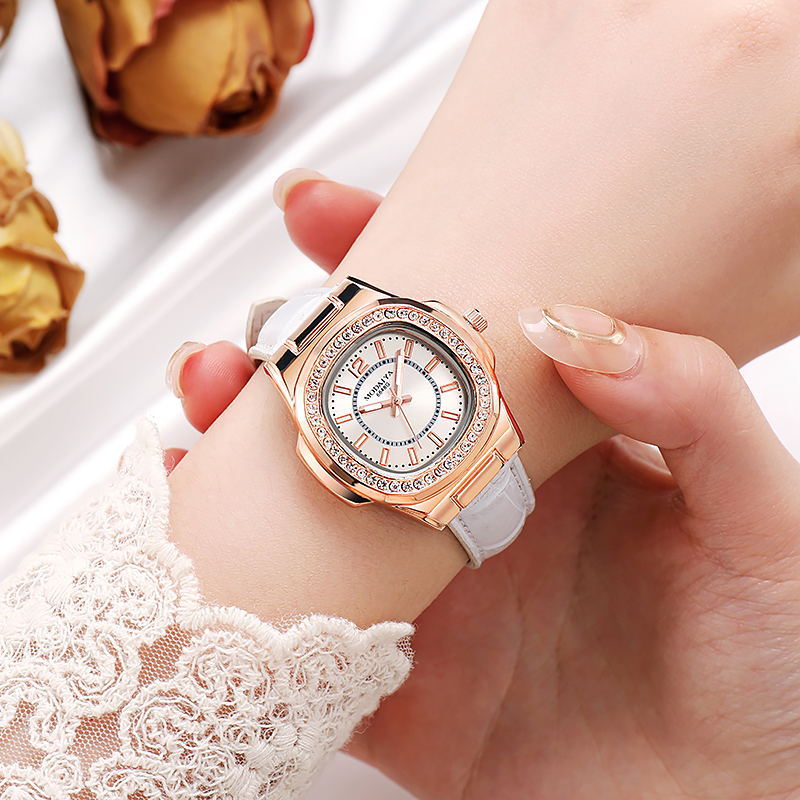 Foreign Trade Hot Selling 2022 New Fashion Women's Watch Simple All-Match Women's Watch Korean Style Belt Rhinestone Quartz Watch 12