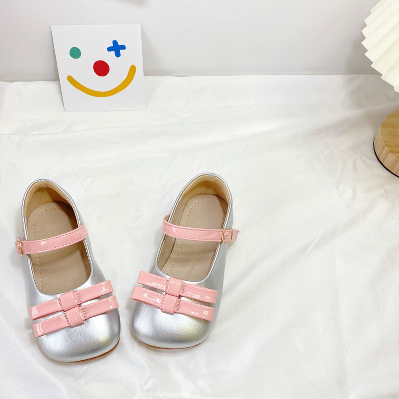 公主鞋童鞋秋冬季新款蝴蝶结银色软底演出鞋女童洛丽塔时尚小皮鞋