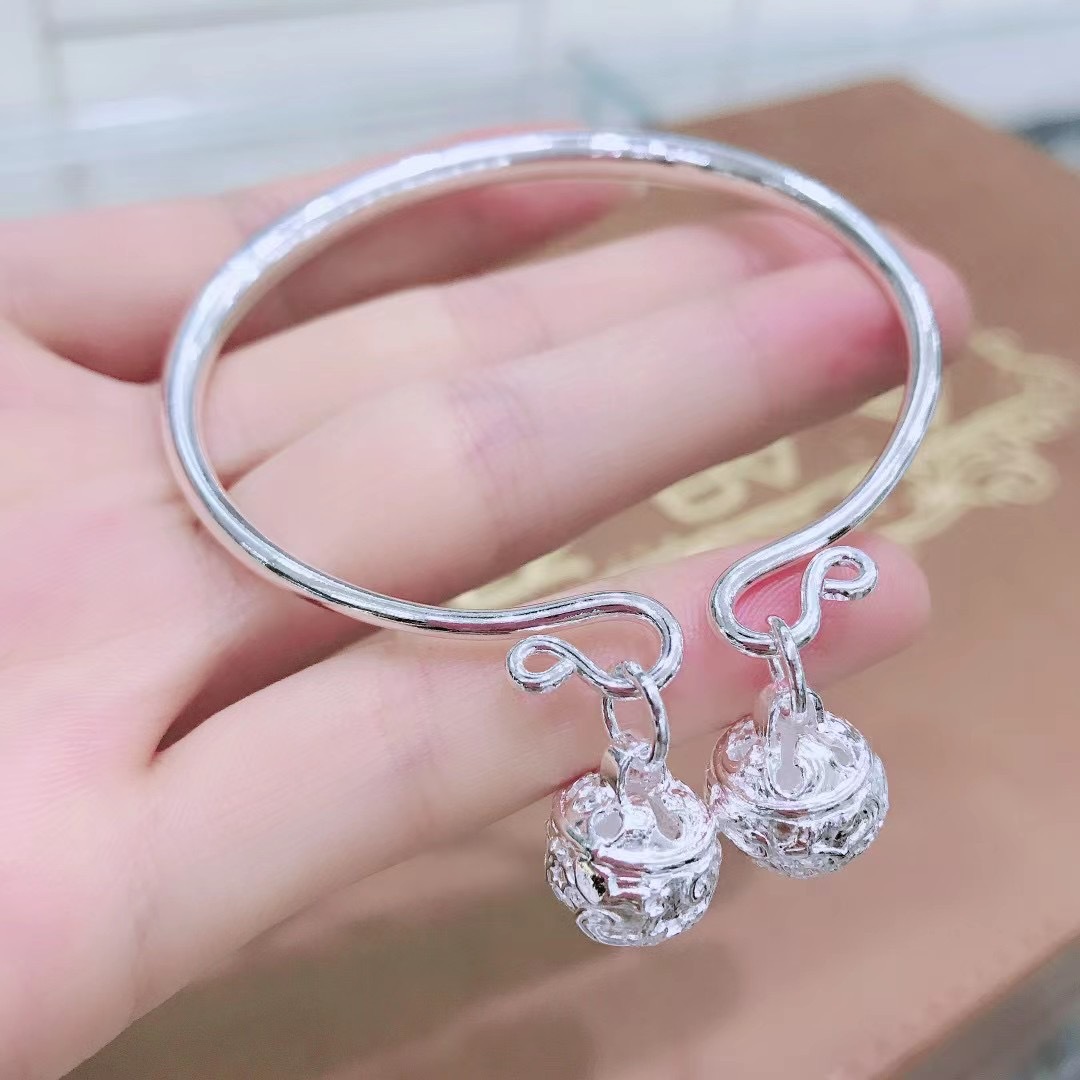 抖音同款一步一响铃铛手链女民族风简约百搭手镯情侣闺蜜生日礼物