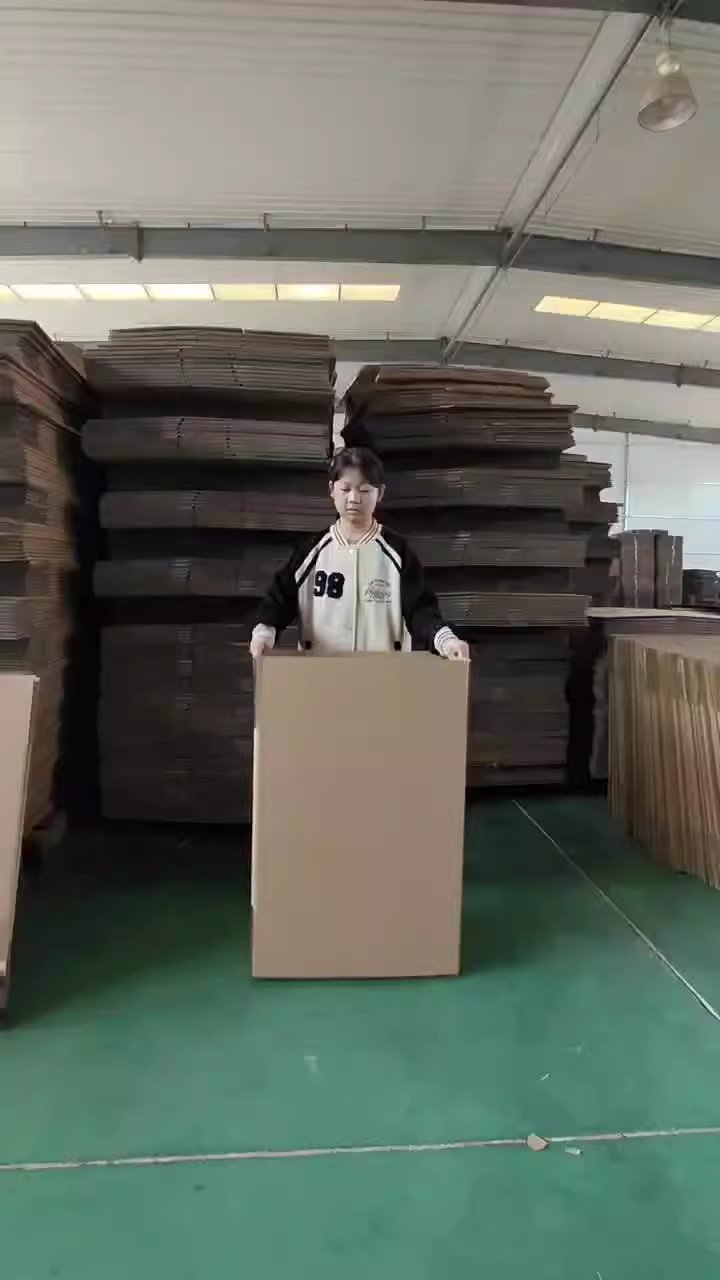 北京现货加硬搬家纸箱大号特硬包装瓦楞带扣手物流打包快递纸箱