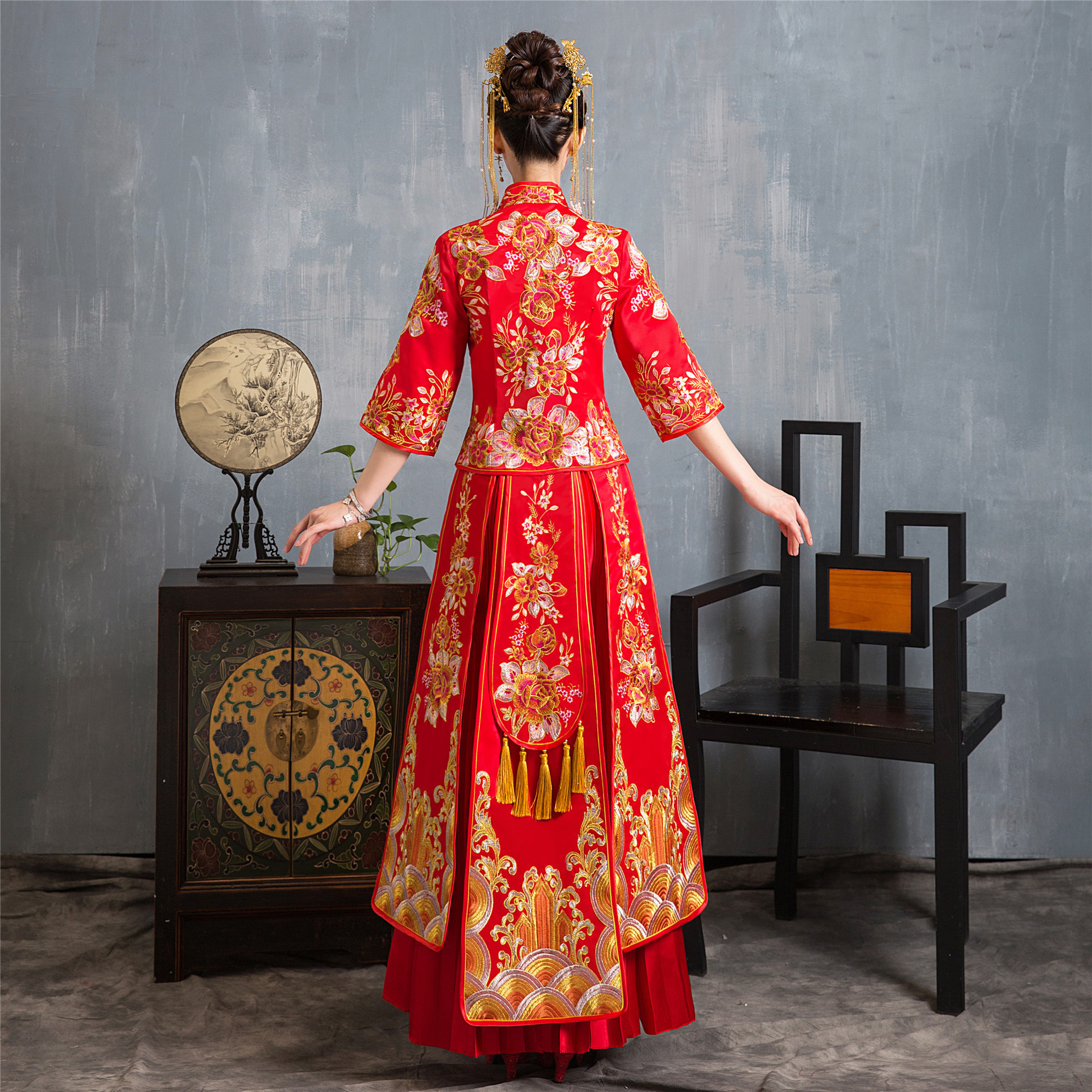 中式婚纱礼服女2021新款 秀禾服新娘装敬酒服大红喜庆结婚小礼服