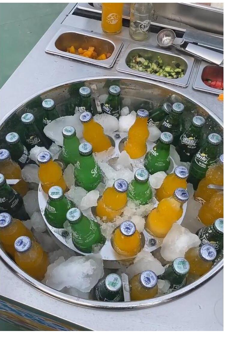 网红泰国曼谷摇摇冰水果可乐冰沙机夏日摇摇冰汽水移动摆摊设备