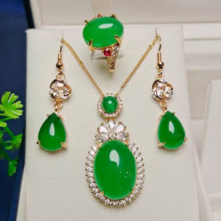 绿玉髓三件套 女款项链水滴耳坠蛋面戒指冰透s925银镶玉髓套装