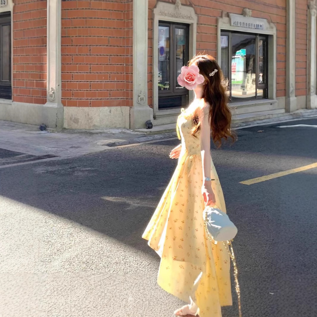 2025新款夏季法式黄色气质吊带连衣裙女夏日绝美小个子少女长裙潮