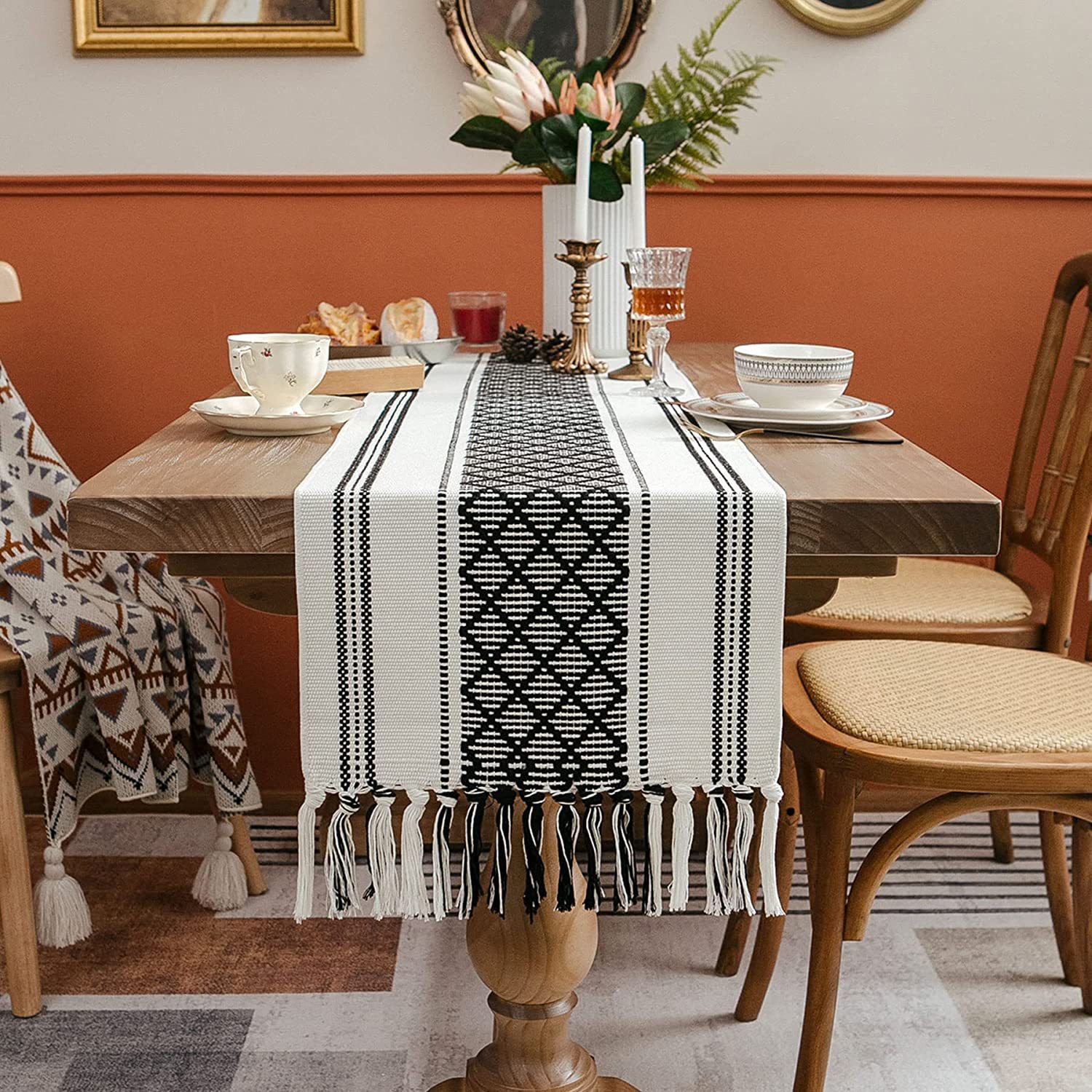 Amazon Hot Sale Bohemian Coarse Linen Cotton Braided Tassel Table Runner Table Towel American Pastoral Strip Coffee Table Cloth