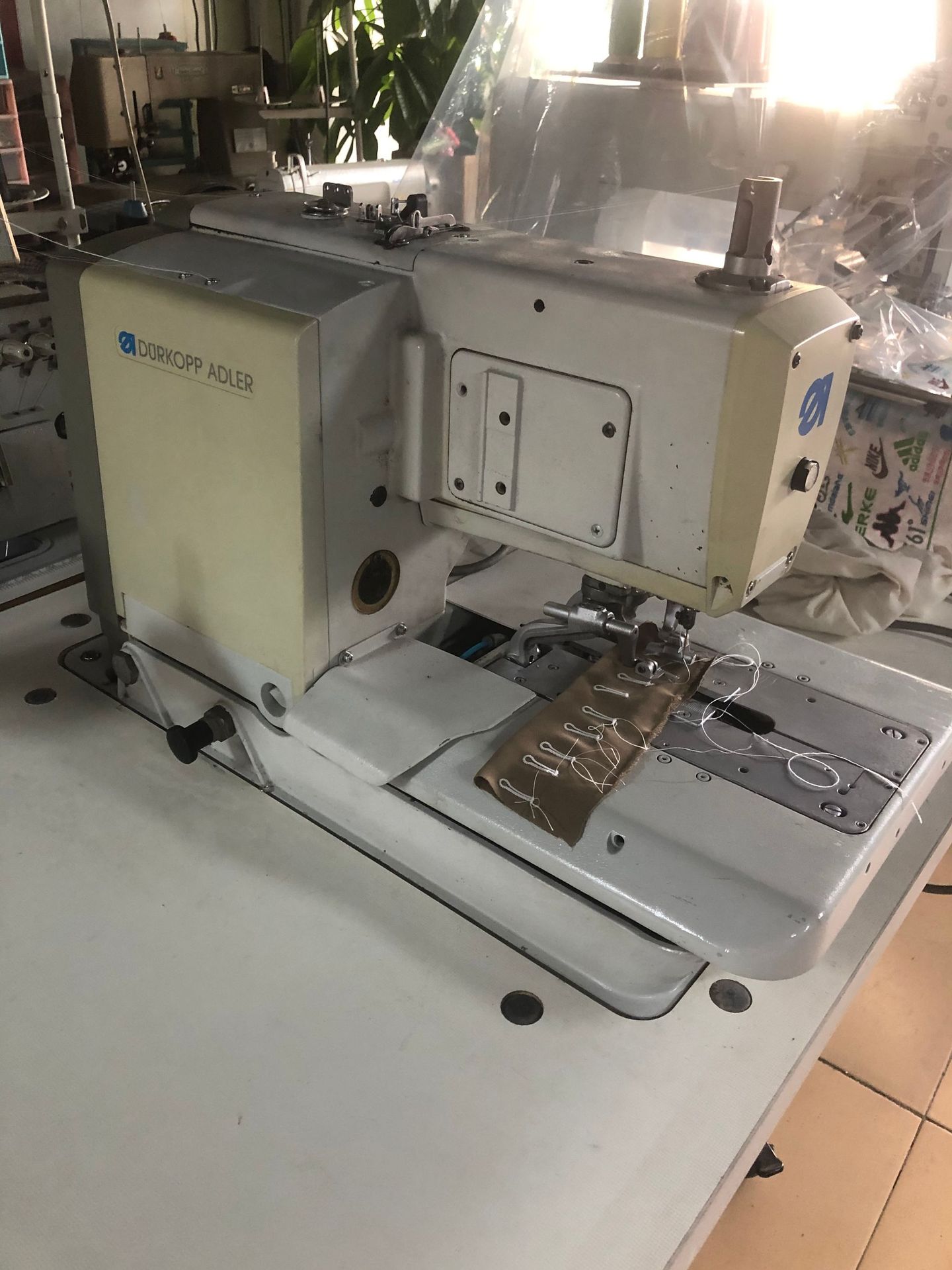 供应工业二手杜克普电脑凤眼机 圆头机 锁眼机