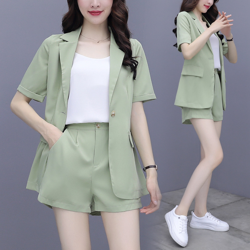 女人时髦遮肚子显瘦套装夏装新款西装领短袖短裤两件套大码女装2020