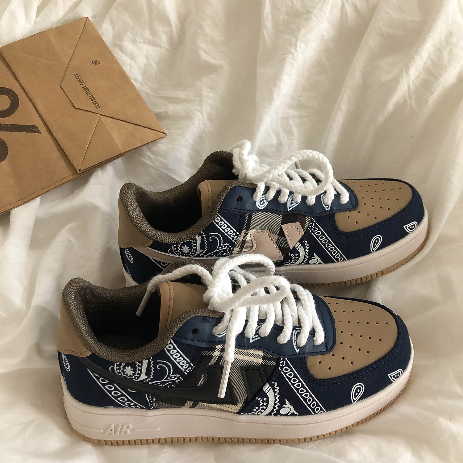 韩版新款ins潮空军腰果花嘻哈板鞋男学院风运动鞋女情侣跑步鞋