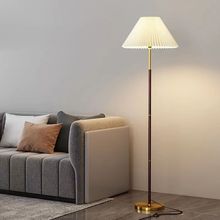 北欧ins风落地灯客厅简约轻奢美式沙发卧室创意护眼网红立式台灯