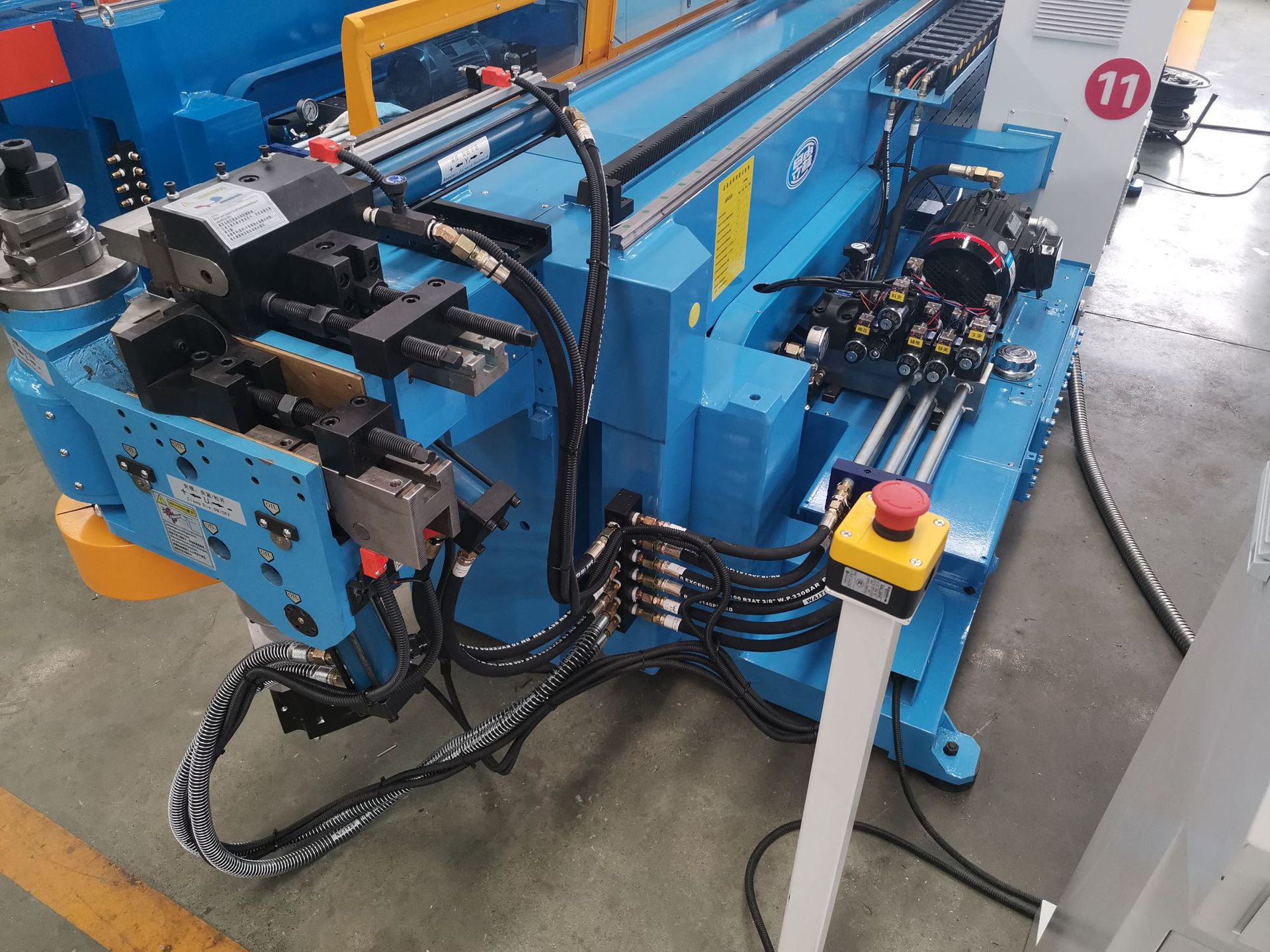 全自动弯管机厂家供应弯管机三维数控全自动液压大型弯管机