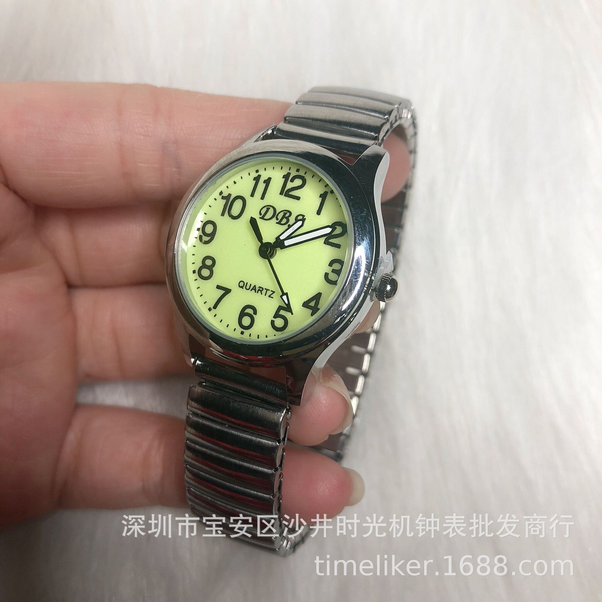 Waterproof Digital Face Large Dial Elastic Band Watch for the Elderly Wholesale Couple Watches Men's and Women's Quartz Watch in Stock