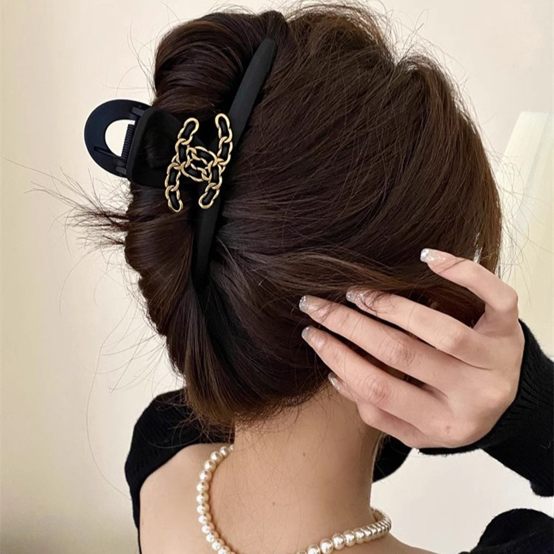 French Retro Black Chanel Style Grip Women's Back Head Updo Hairpin Headdress Online Influencer Refined Frosted Shark Clip