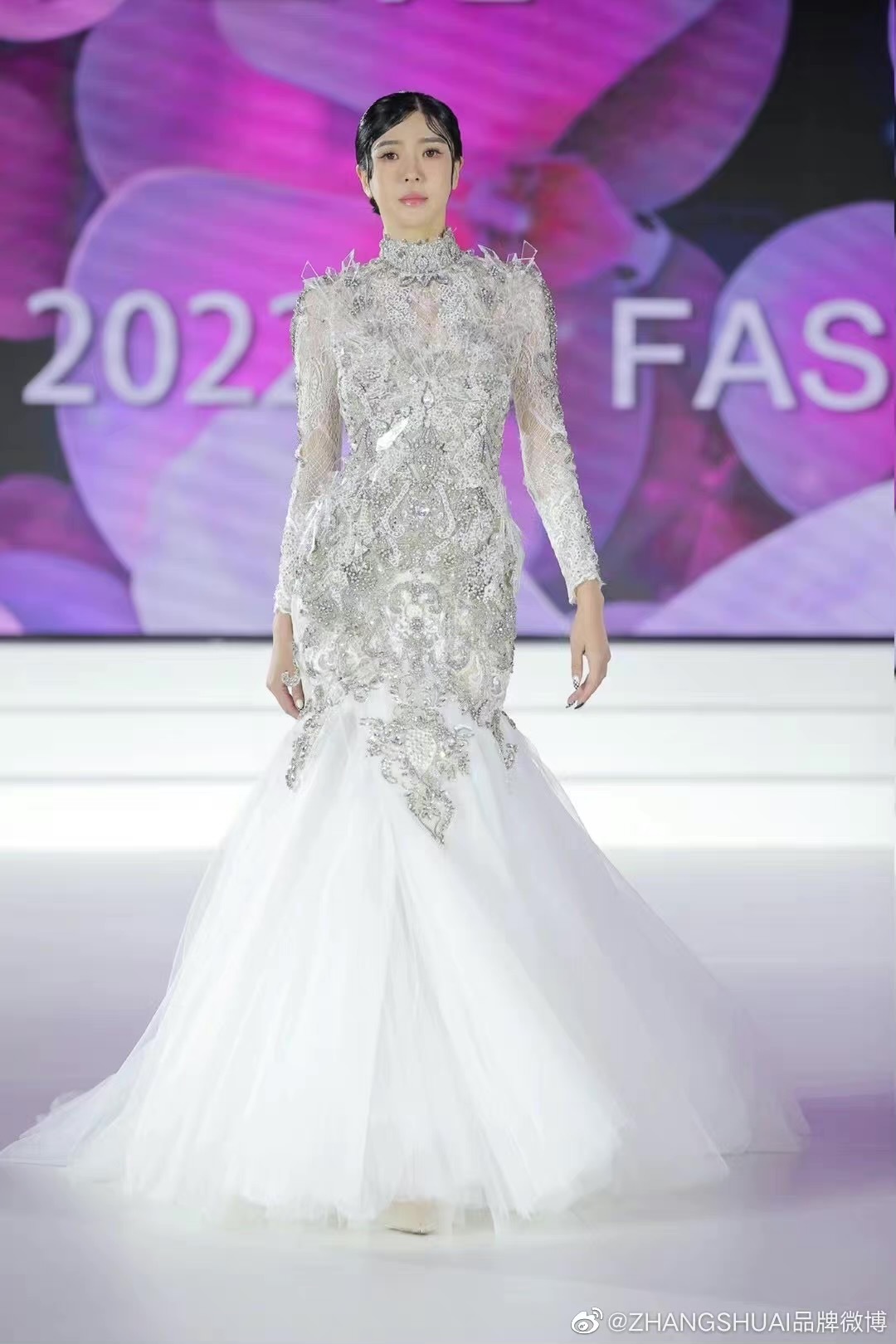 直播折扣女装货源张帅四季装个性轻奢专柜撤柜品牌库存尾货女装批