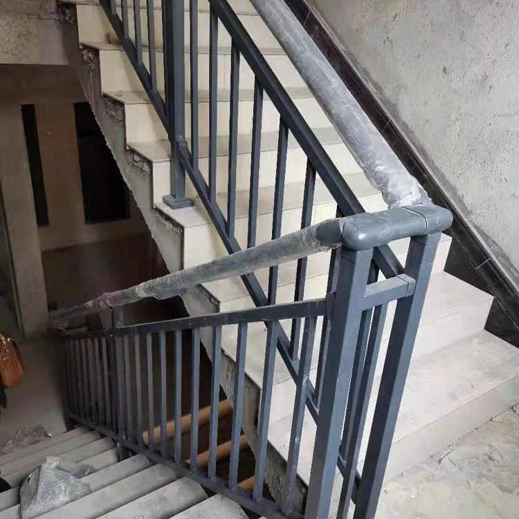 锌钢楼梯铁艺楼梯扶手钢楼梯基础为热镀锌管表面静电喷涂色彩多样