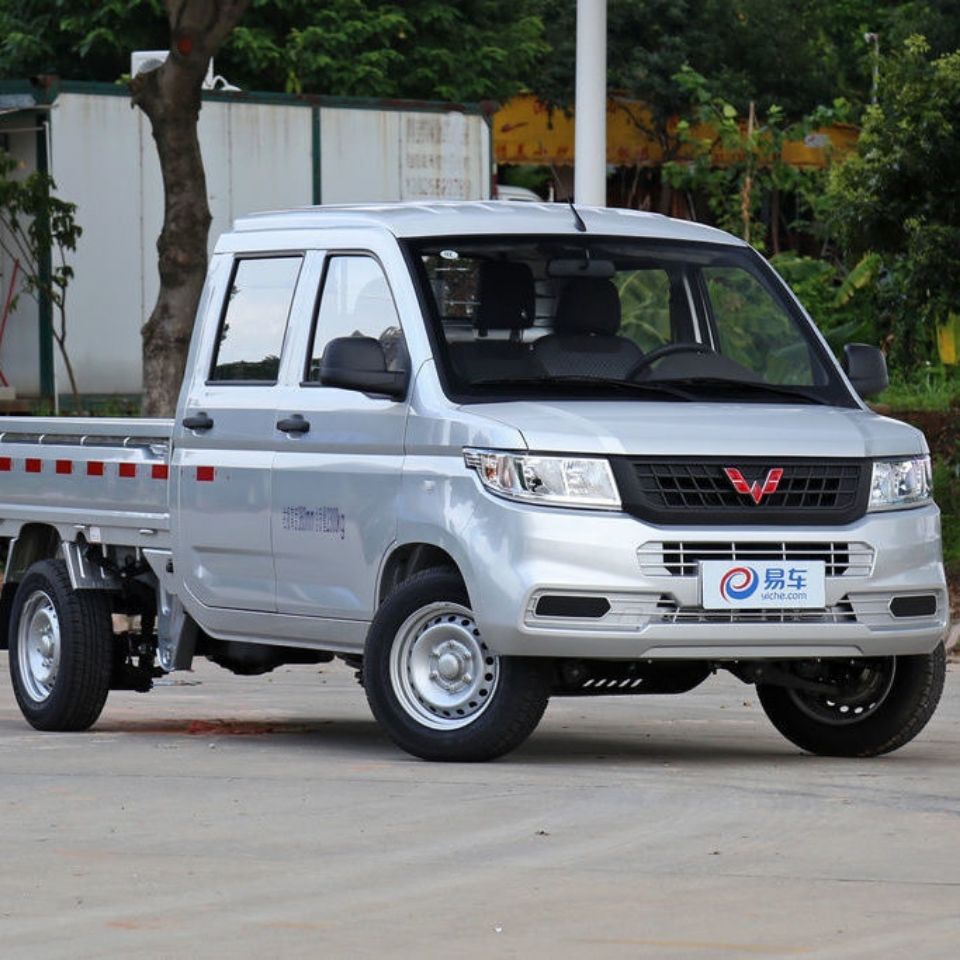 五菱荣光新卡晴空银自喷漆银色补漆五菱原厂配方漆钻石银划痕修复