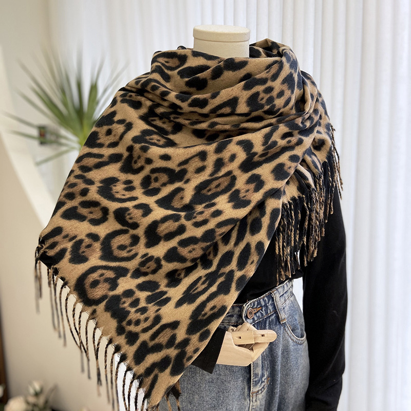 Leopard Print Scarf Women‘s Autumn and Winter Classic Thickened Cashmere-like Printed Tassel Shawl European and American All-Match Warm Scarf Wholesale