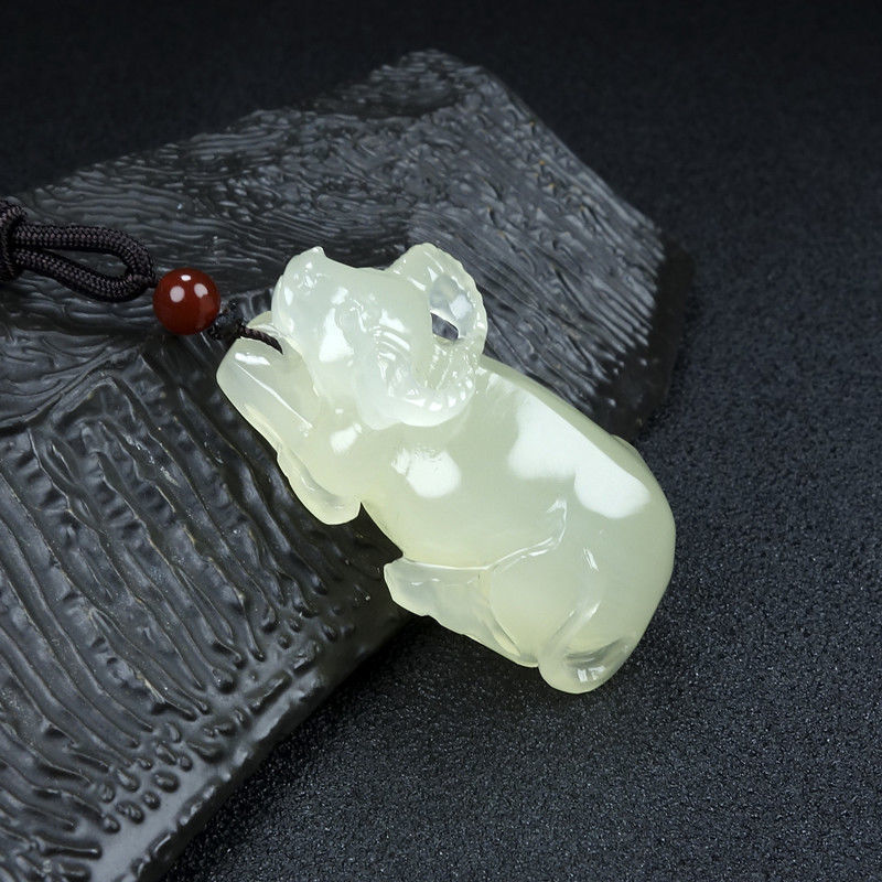 天然阿富汗玉青白玉牛挂件手工雕刻立体十二生肖玉牛吊坠项链