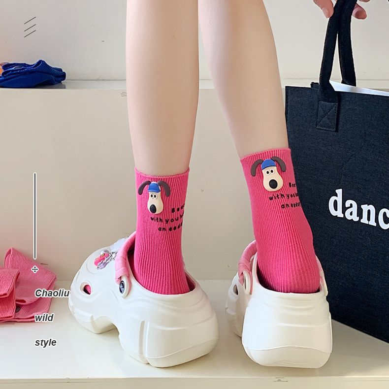 粉色鞋子搭配袜子图片图片