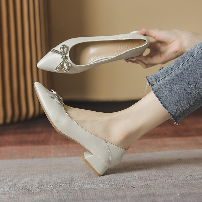 单鞋女2021夏季新款两穿尖头低跟软皮舒适百搭平底工作鞋女豆豆鞋