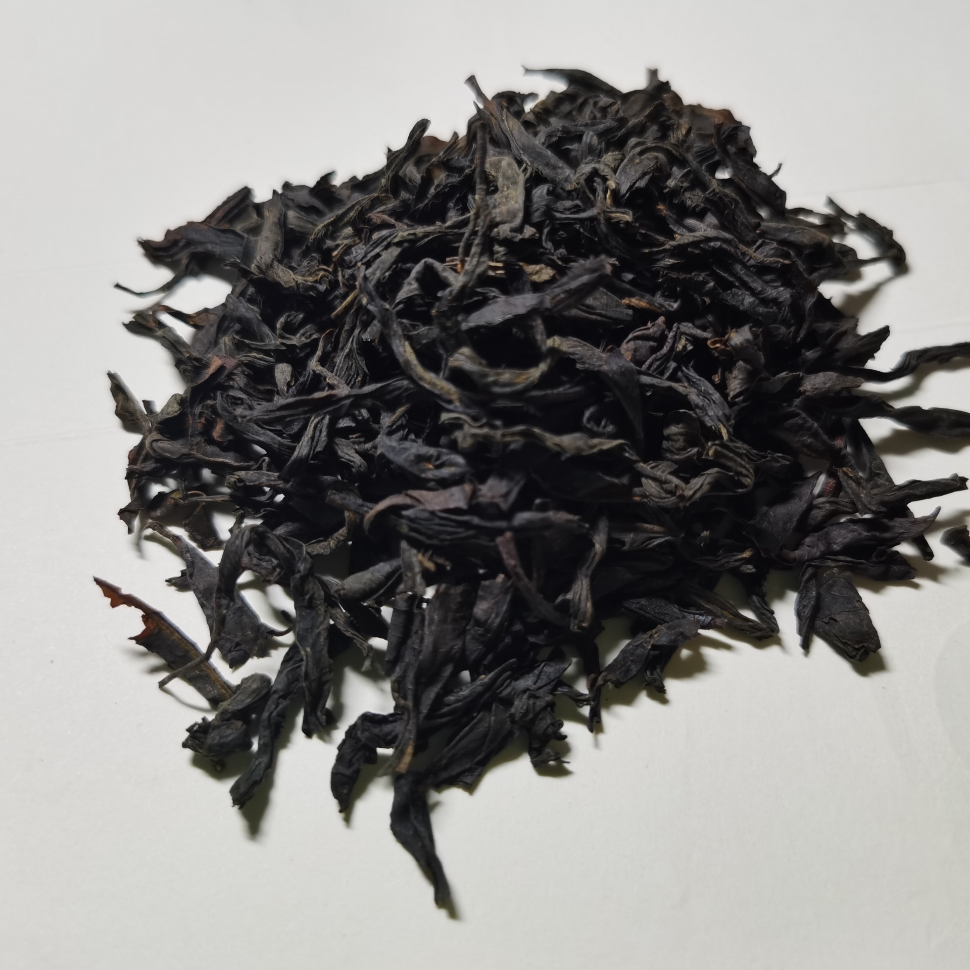 红茶,出汤快,耐泡,桂圆香红茶。焦香味浓可散卖,奶茶原料