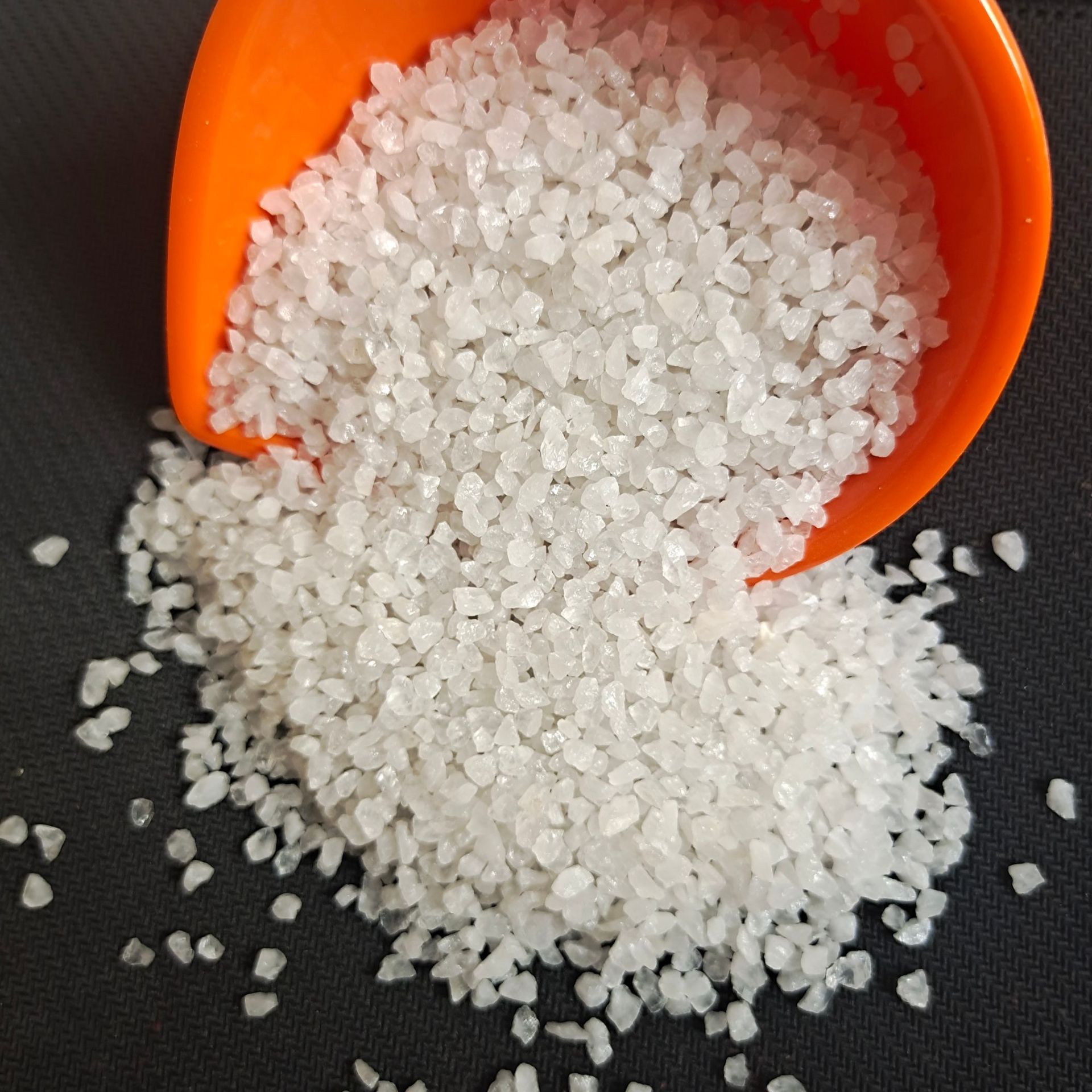 厂家供应喷砂除锈白刚玉 人造磨料耐火材料白刚玉 抛光磨料白刚玉