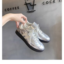 现货葡萄妈同款~玩转时尚三杠拼色德训鞋圆头翻折设计运动鞋女
