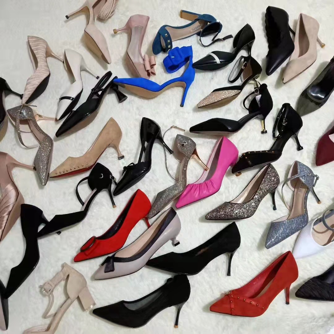 温州厂家直供女士时装高跟鞋尖头时尚单鞋库存尾货杂款地摊鞋混批