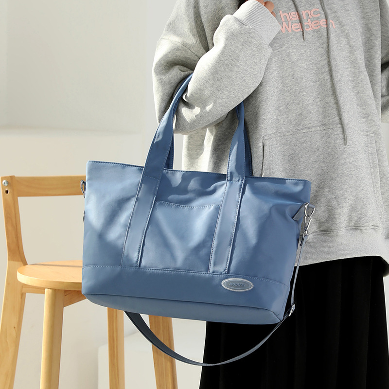 2023 New Korean Style Simple Fashion Messenger Bag Large Capacity Commute Leisure Women's Bag Multi-Functional Portable Tote Bag