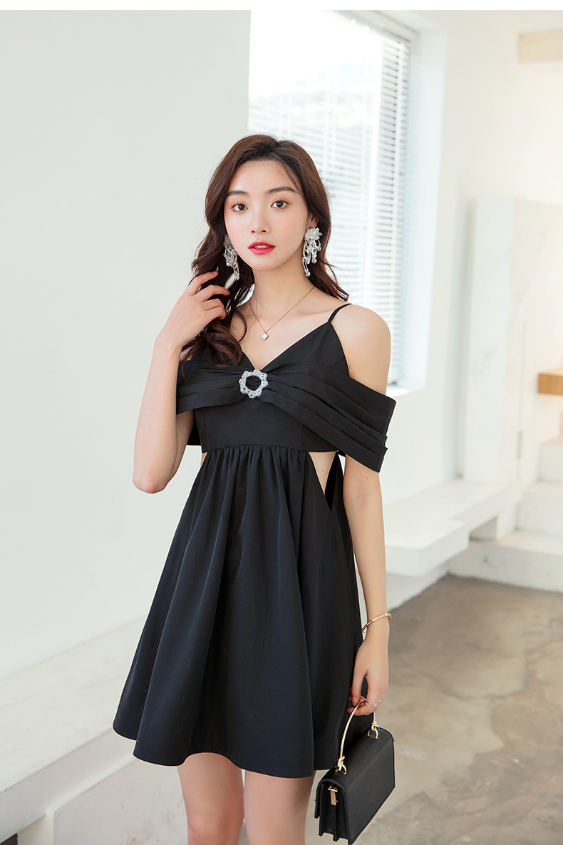 一字肩性感连衣裙黑色小礼服抹胸露肩露背露腰a字吊带蓬蓬公主裙